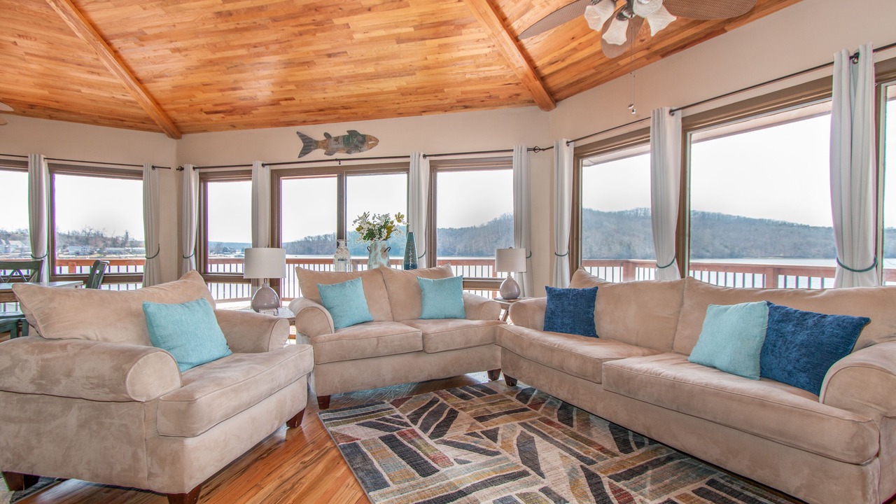Photo of Livingroom in Roach