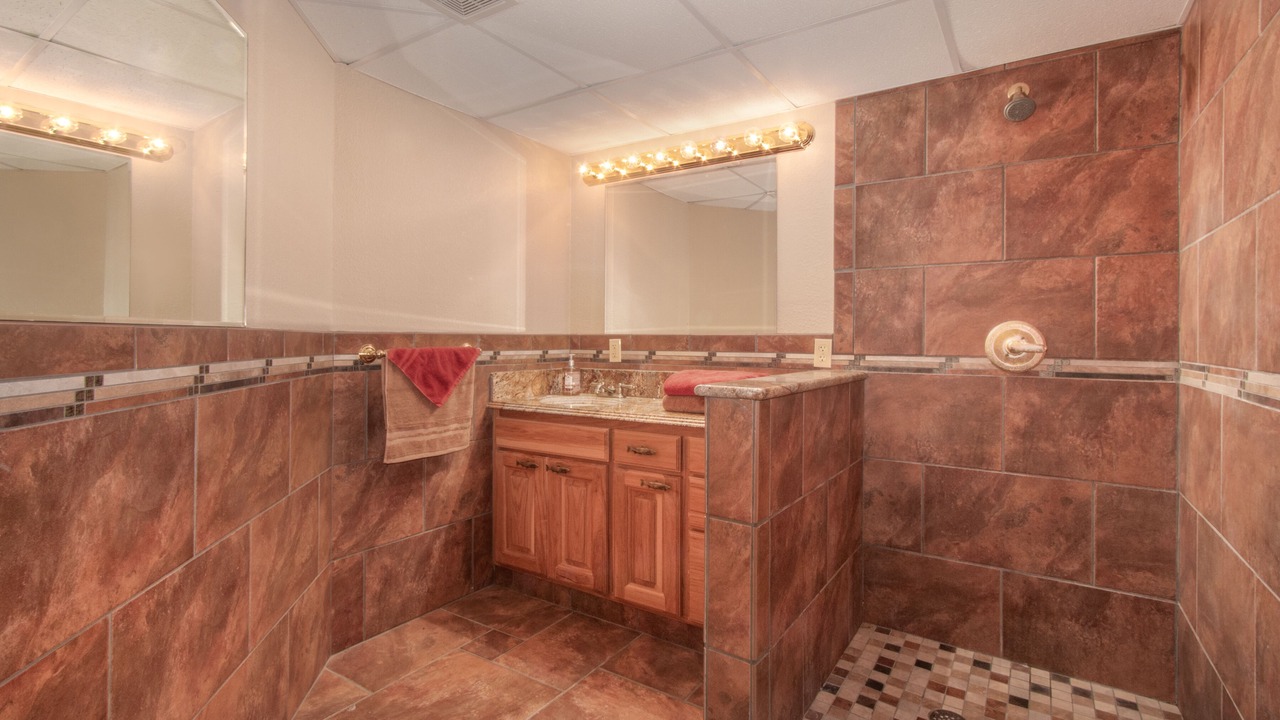 Photo of Bathroom in Roach