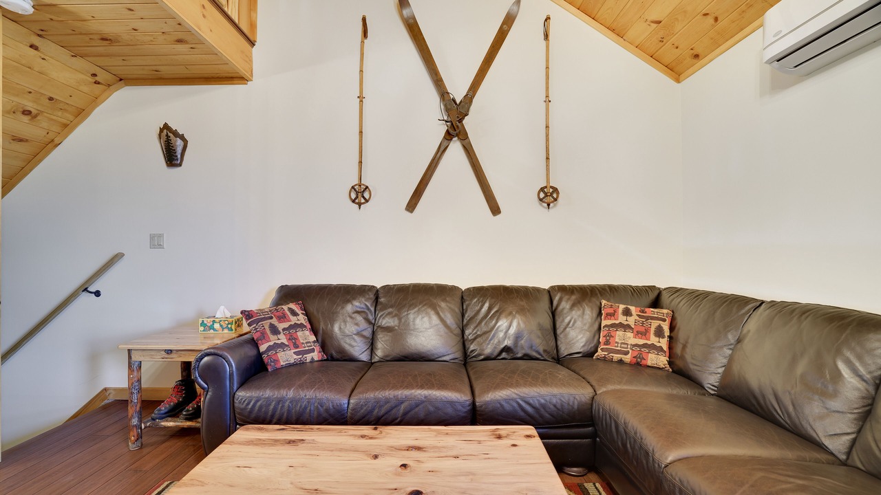 Photo of Livingroom in Tannersville