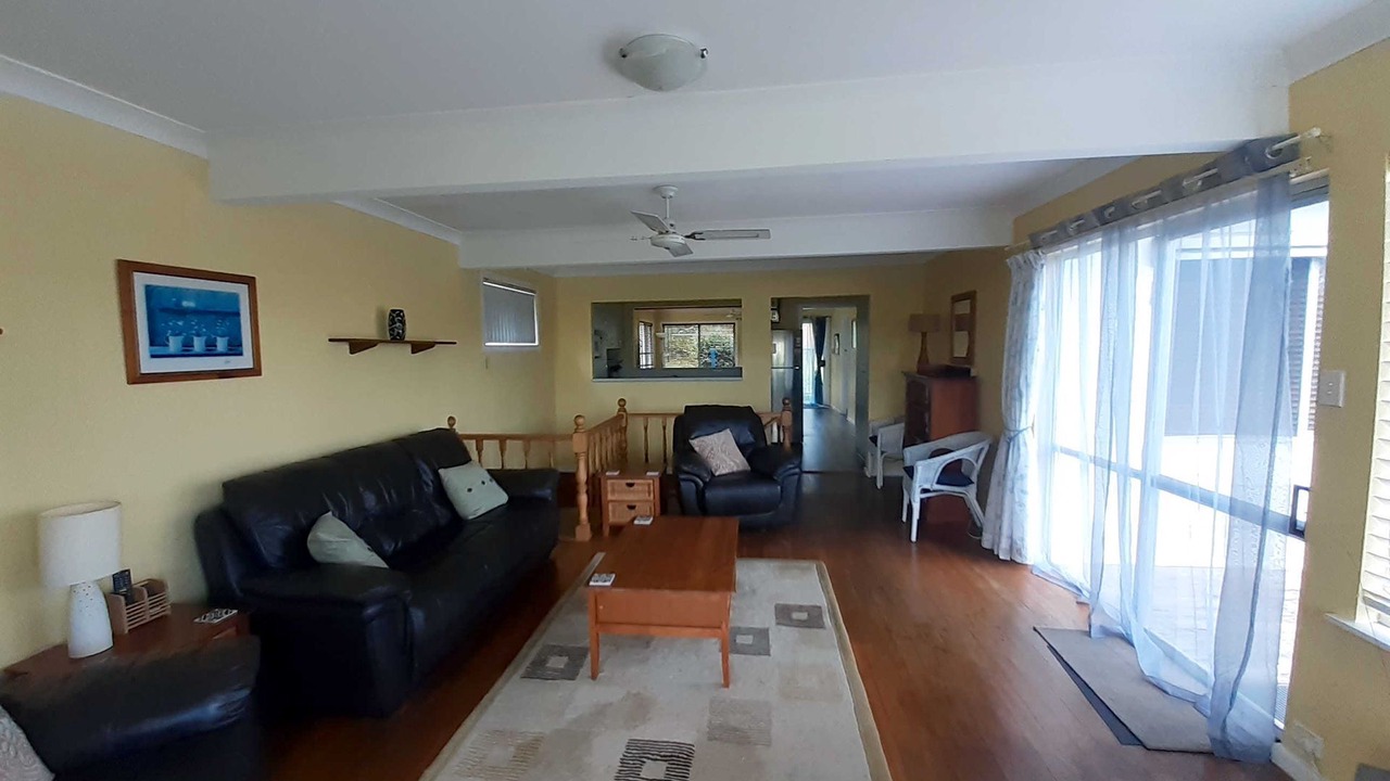 Photo of Livingroom in Camden Head