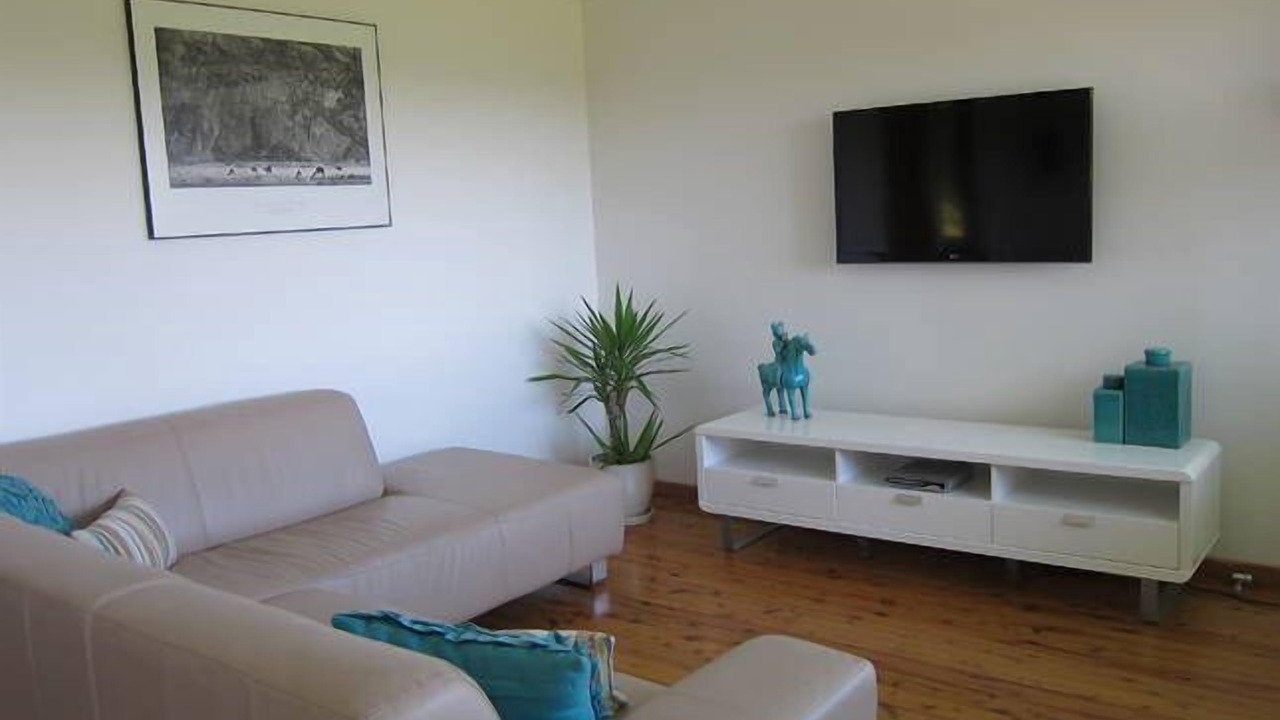 Photo of Livingroom in Milton