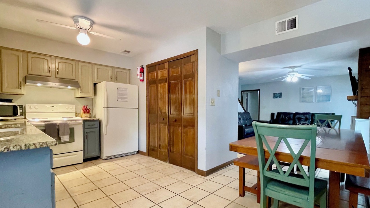 Photo of Kitchen in Chic's Beach