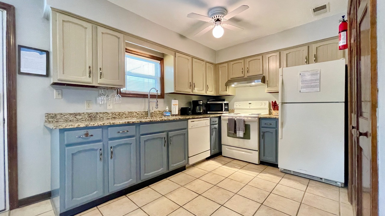 Photo of Kitchen in Chic's Beach