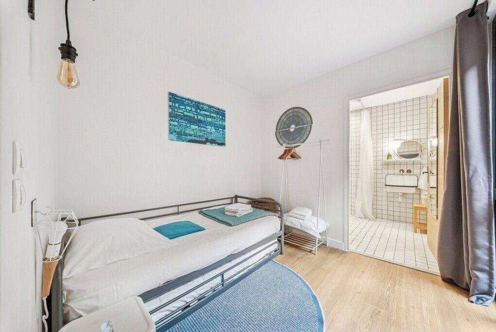 Photo of Bedroom in 11th Arrondissement