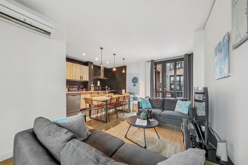 Photo of Livingroom in 11th Arrondissement