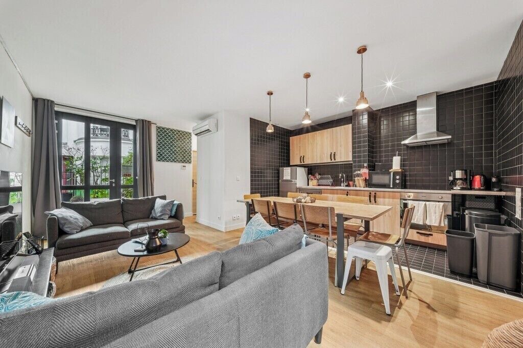 Photo of Livingroom in 11th Arrondissement