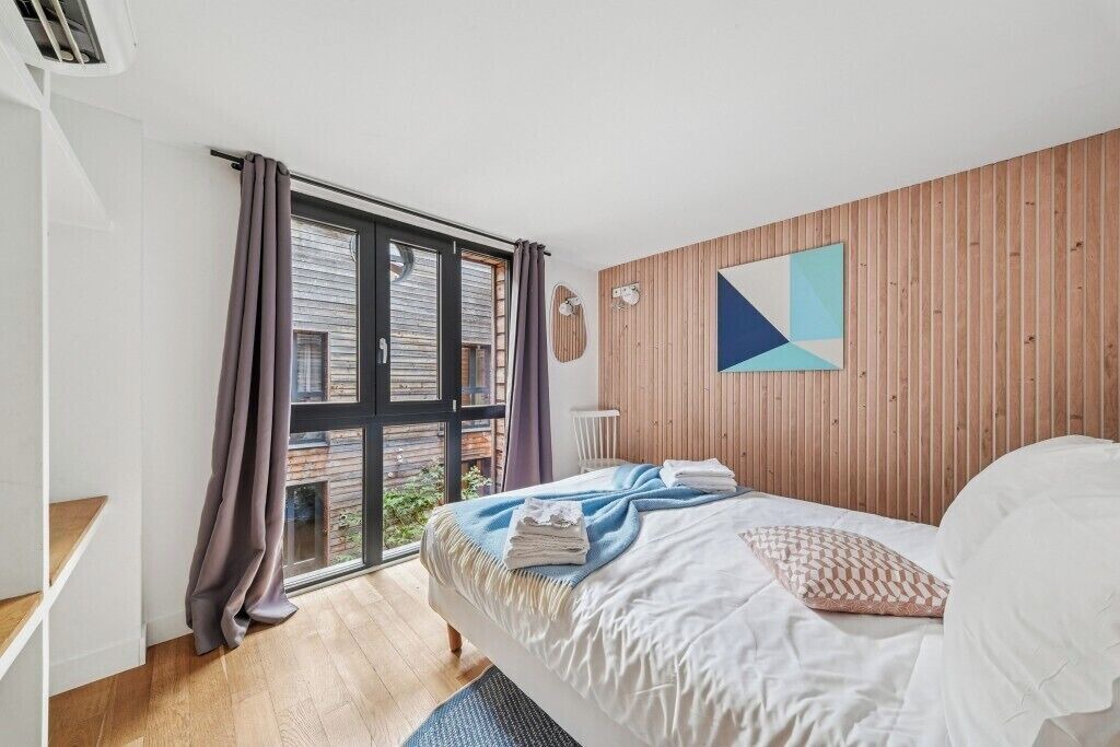 Photo of Bedroom in 11th Arrondissement