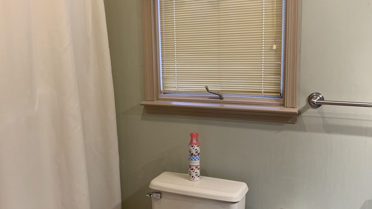 Photo of Bathroom in Huddleston