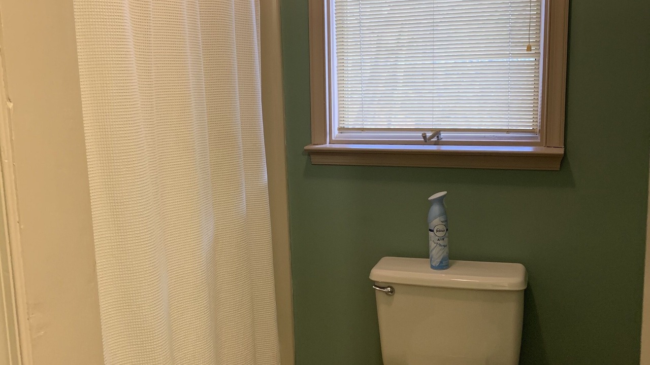 Photo of Bathroom in Huddleston