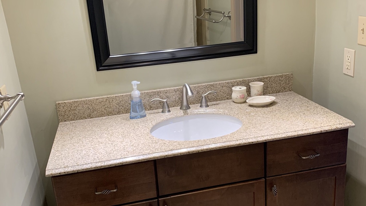 Photo of Bathroom in Huddleston