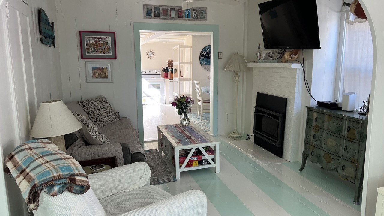 Photo of Livingroom in Oak Bluffs