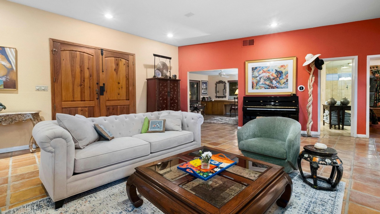 Photo of Livingroom in Barton Hills