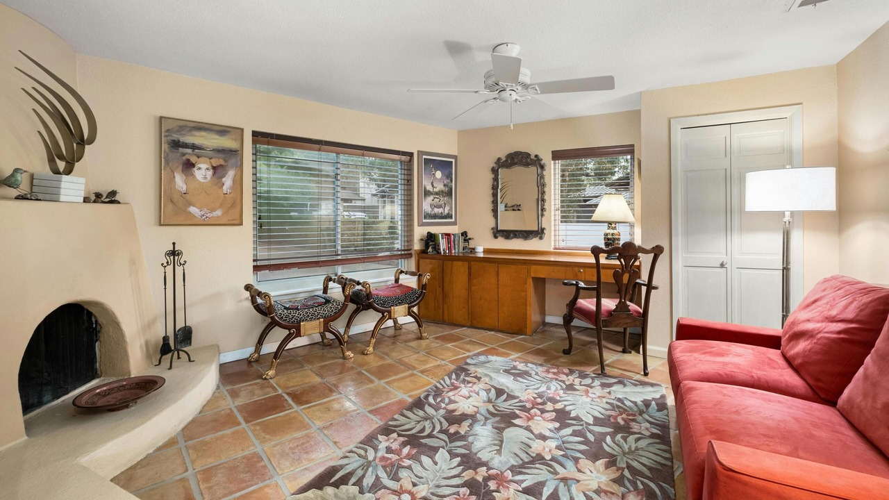 Photo of Livingroom in Barton Hills