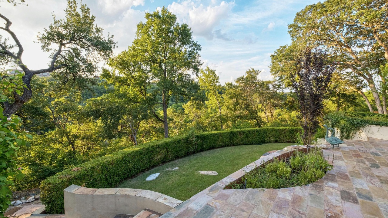 Photo of Outdoor in Barton Hills