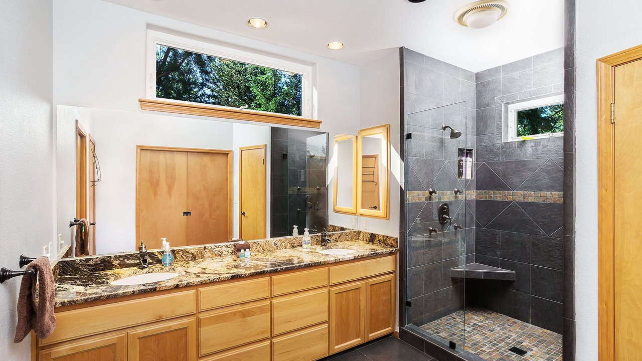Photo of Bathroom in Ardenvoir