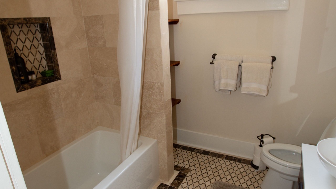Photo of Bathroom in Leonidas