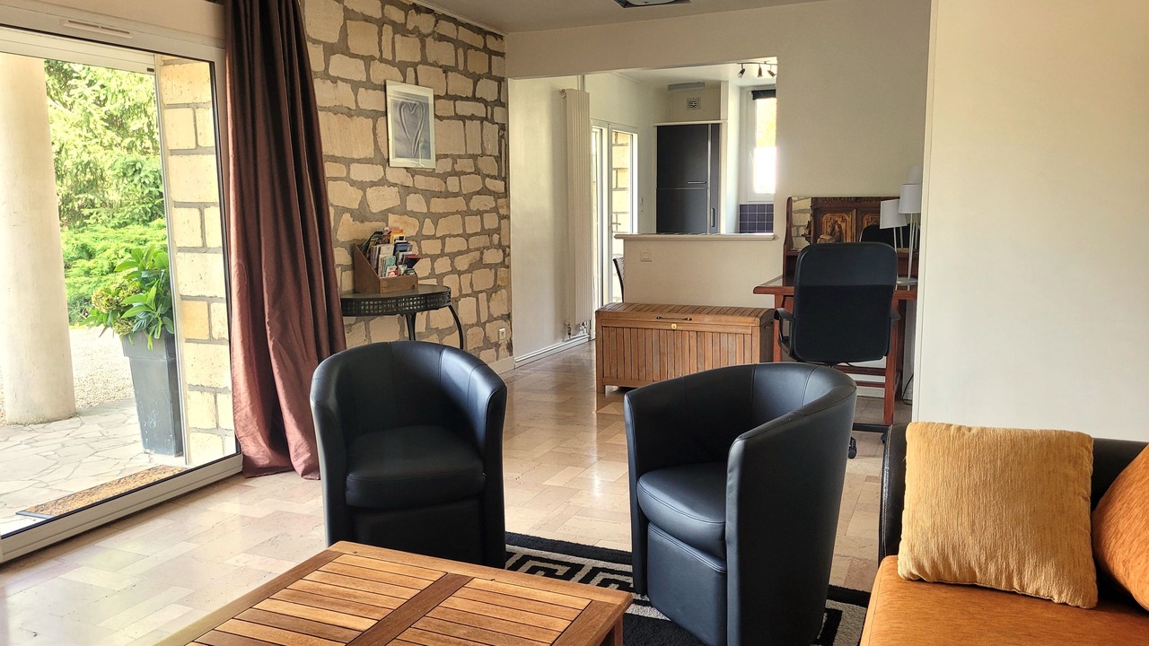 Photo of Livingroom in Saint-Leu-dEsserent