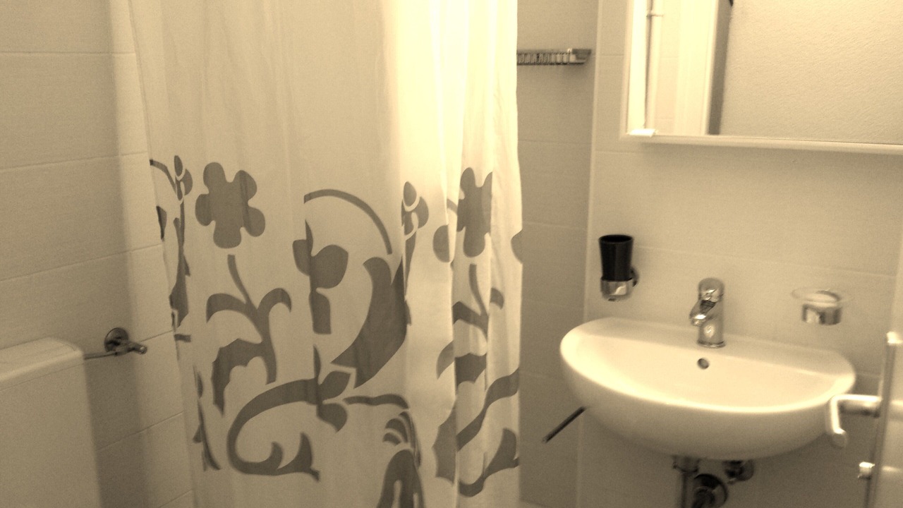 Photo of Bathroom in Plainpalais
