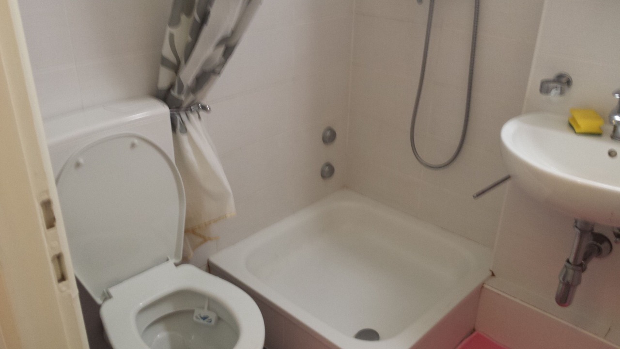 Photo of Bathroom in Plainpalais