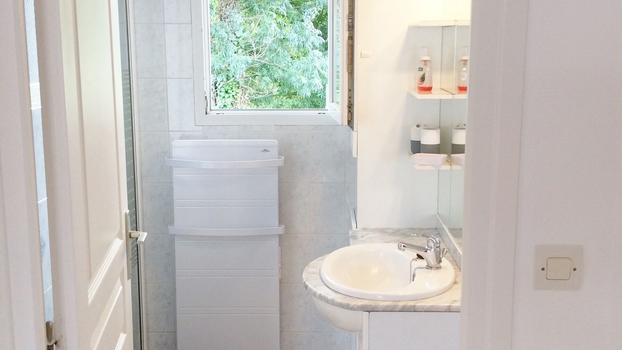 Photo of Bathroom in Angles