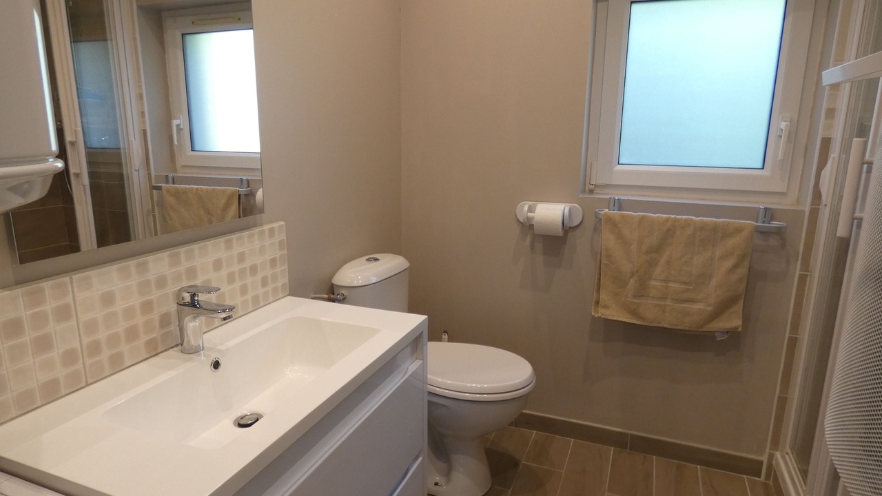 Photo of Bathroom in Parame