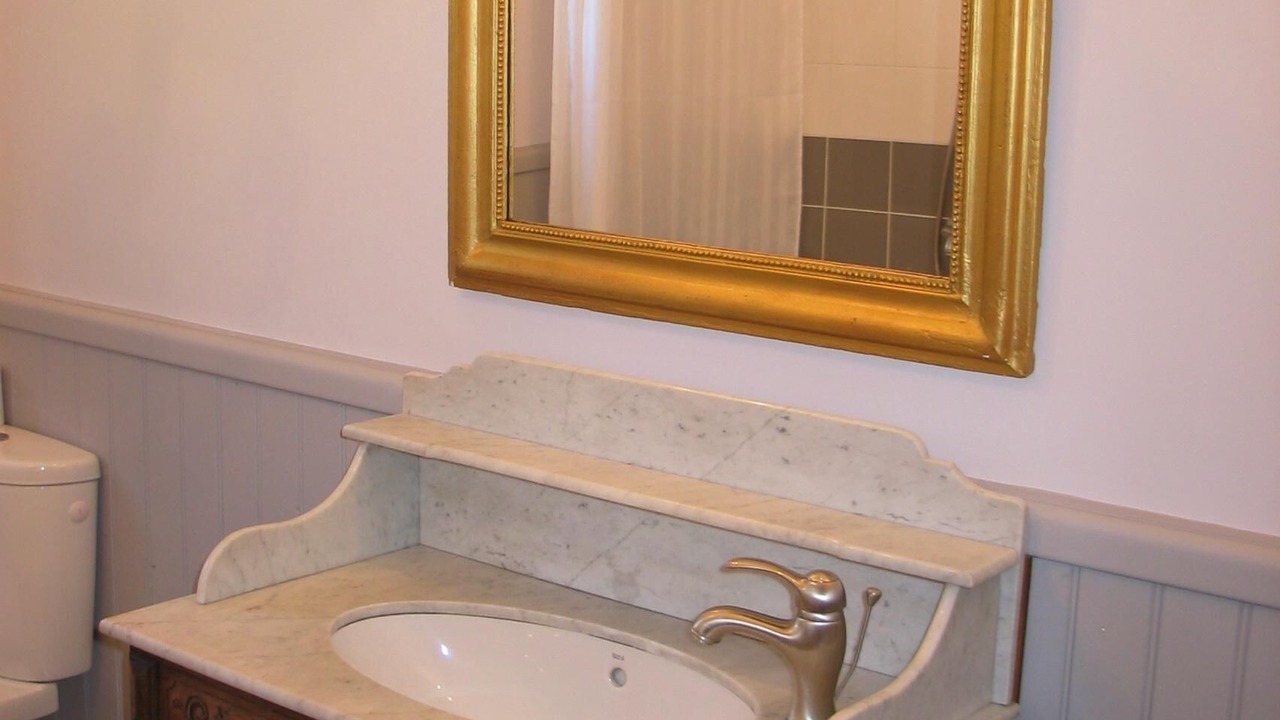 Photo of Bathroom in Dondas