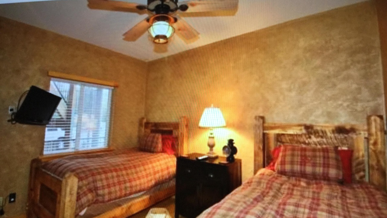 Photo of Bedroom in Camdenton