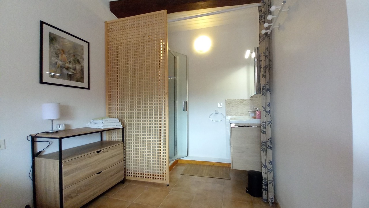 Photo of Bathroom in Notre-Dame-de-Londres