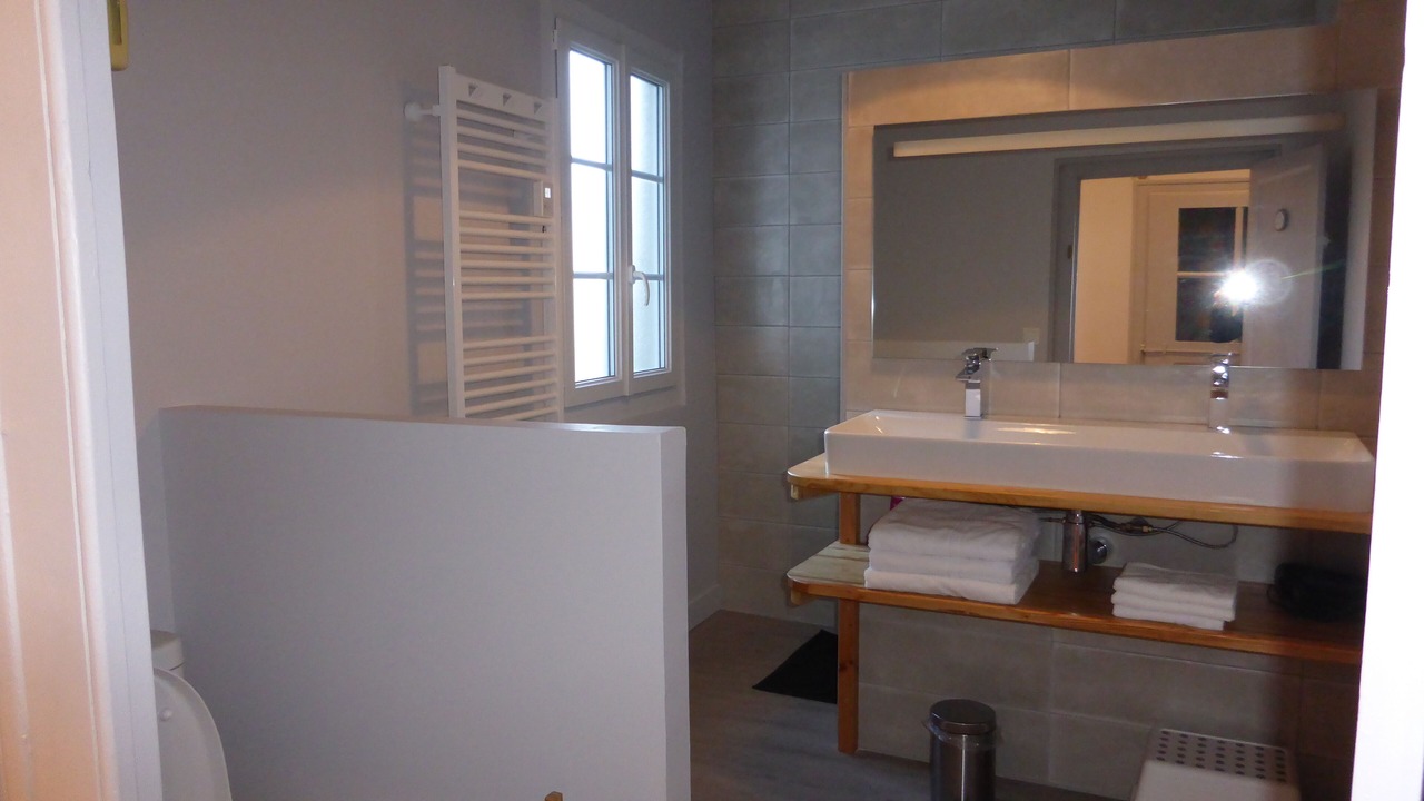 Photo of Bathroom in Neuville-aux-Bois