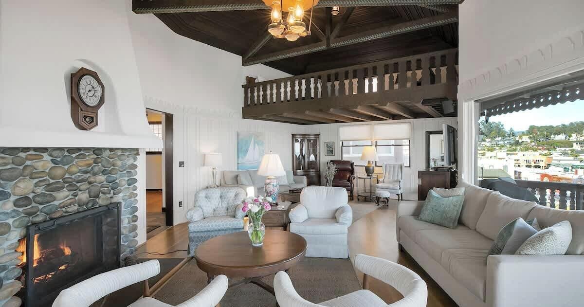 Photo of Livingroom in Capitola