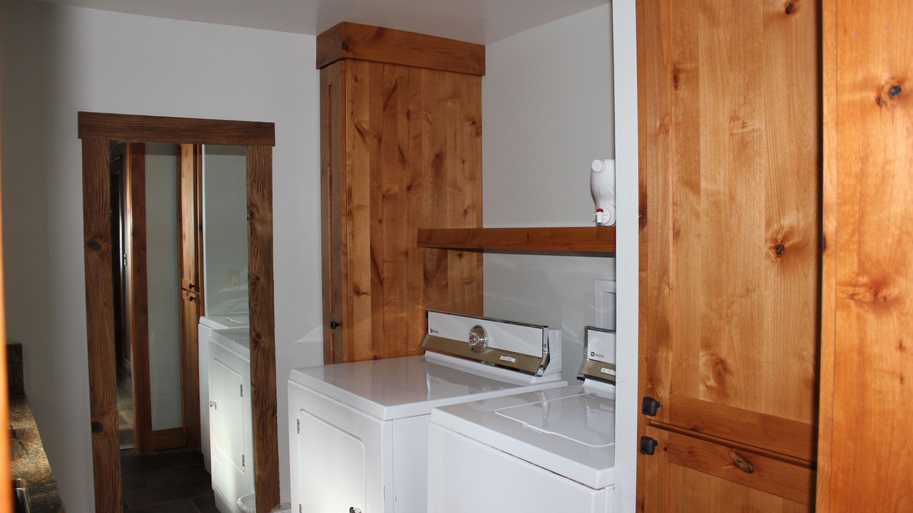 Photo of Bedroom in Lake Forest