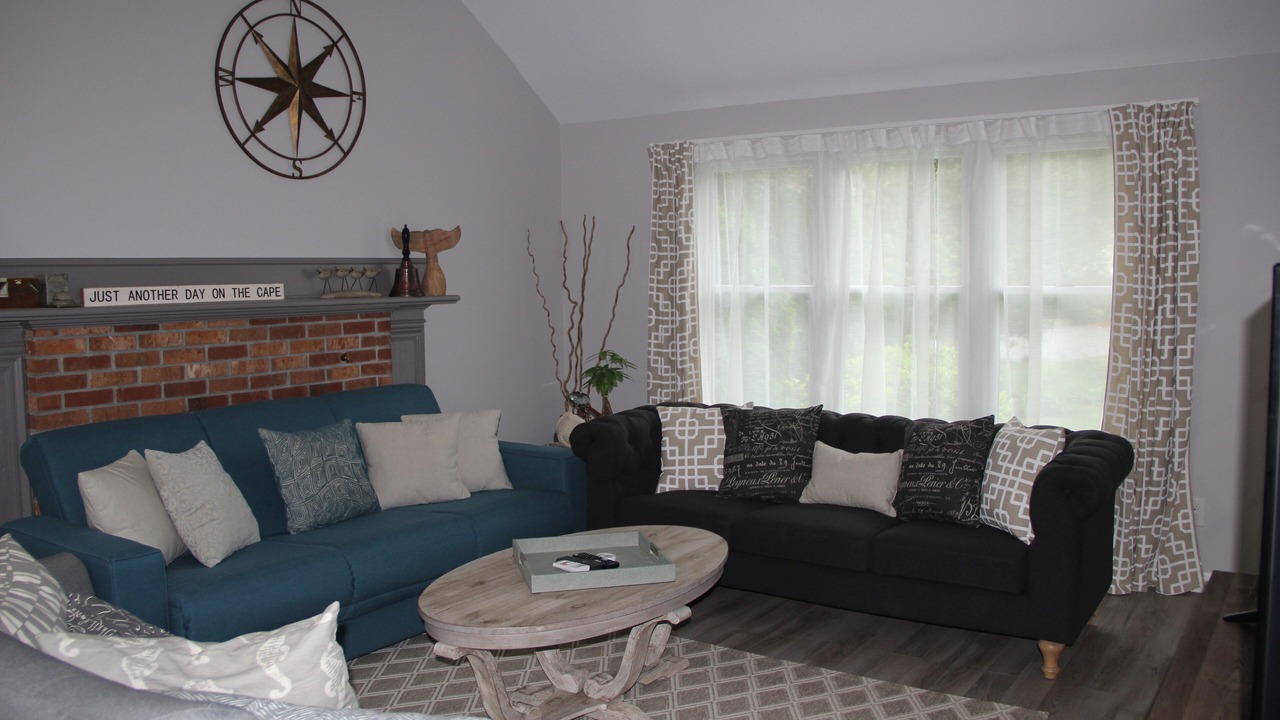 Photo of Livingroom in Marstons Mills