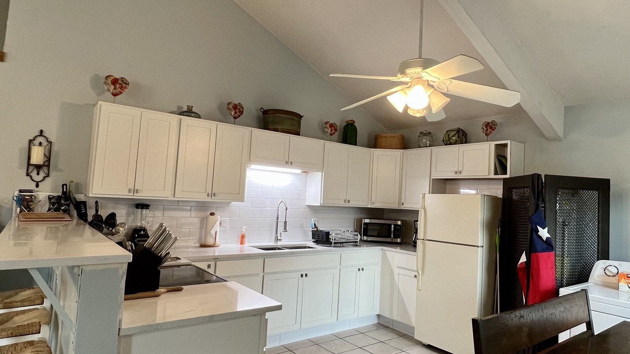 Photo of Kitchen in Leakey