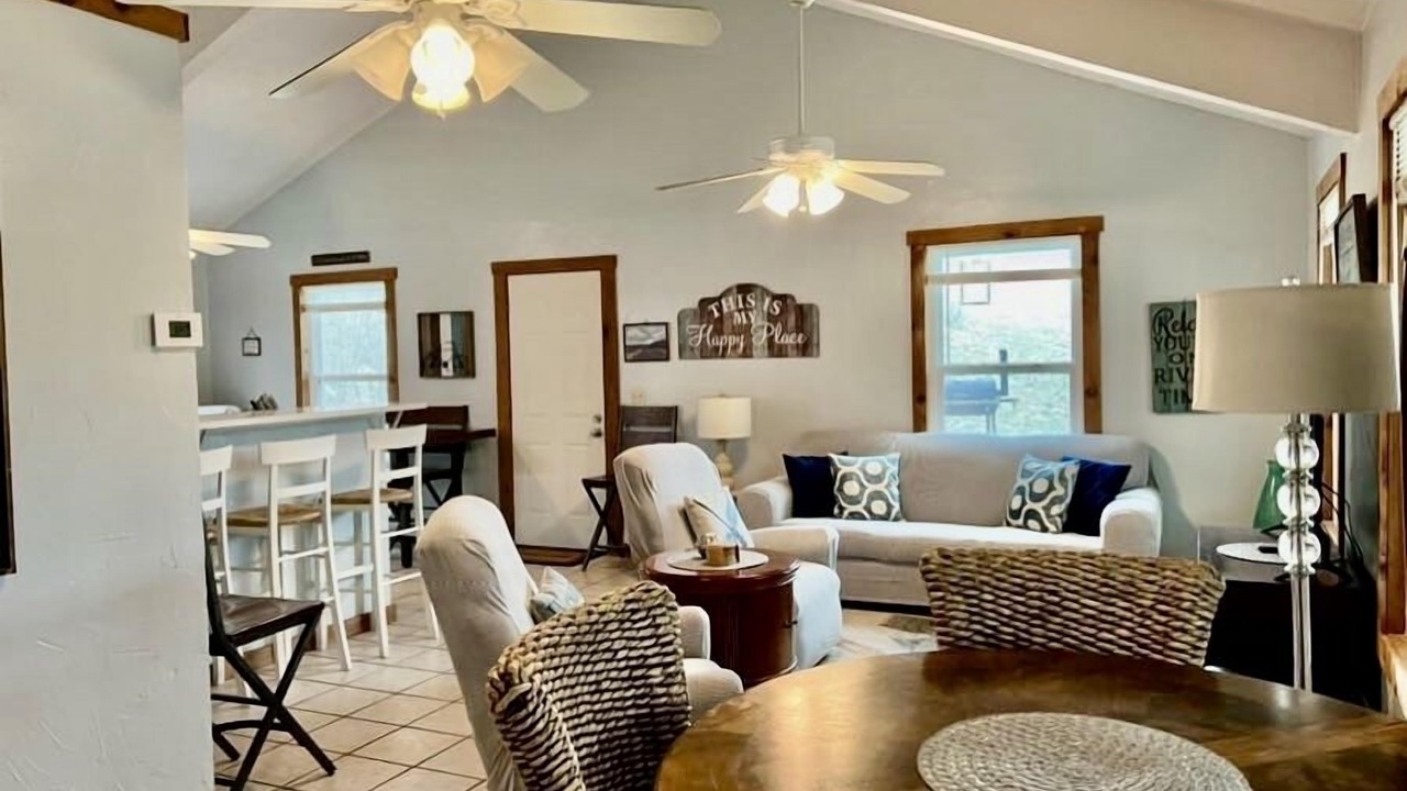 Photo of Livingroom in Leakey