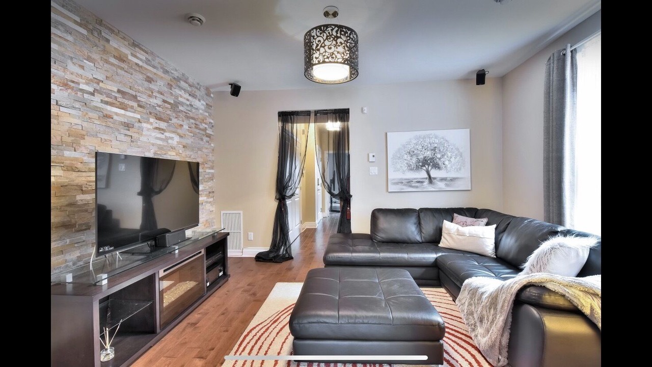 Photo of Livingroom in Cote-Des-Neiges—Notre-Dame-De-Grace