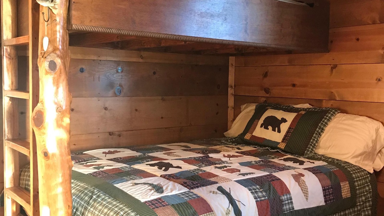 Photo of Bedroom in Robertson County