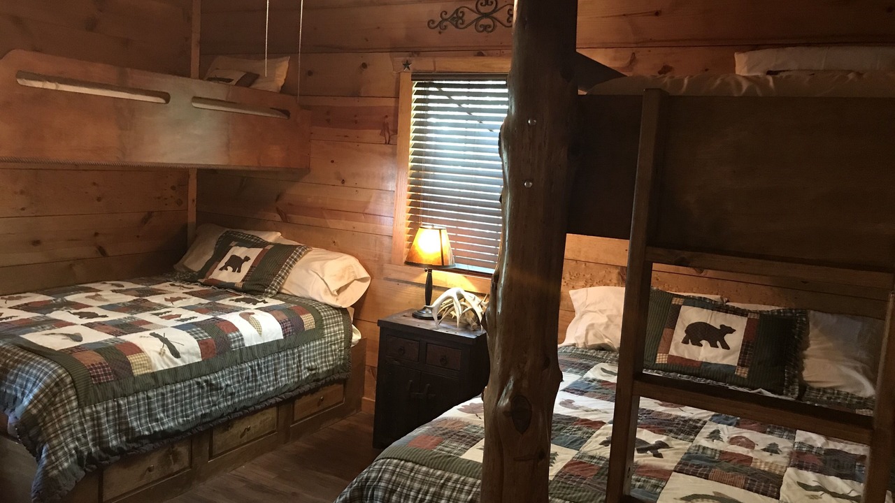 Photo of Bedroom in Robertson County