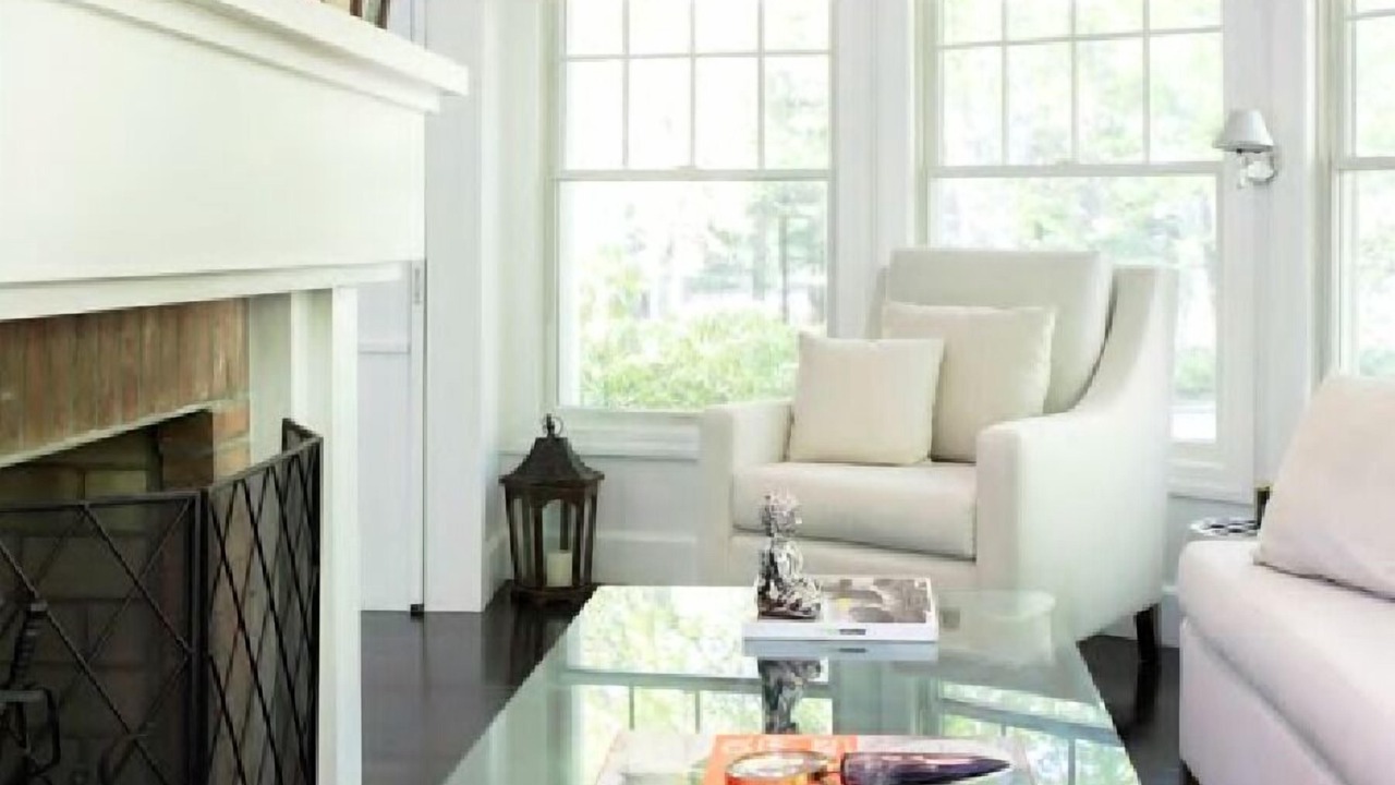 Photo of Livingroom in Amagansett North