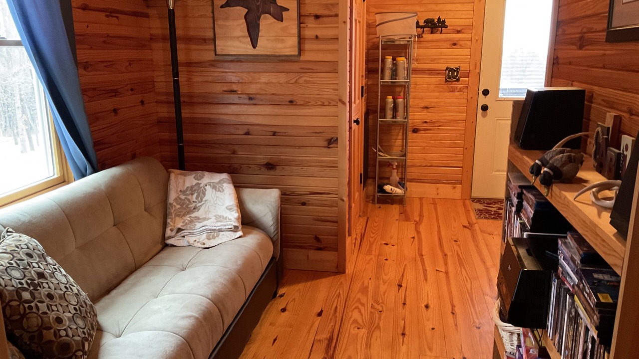 Photo of Livingroom in Perks