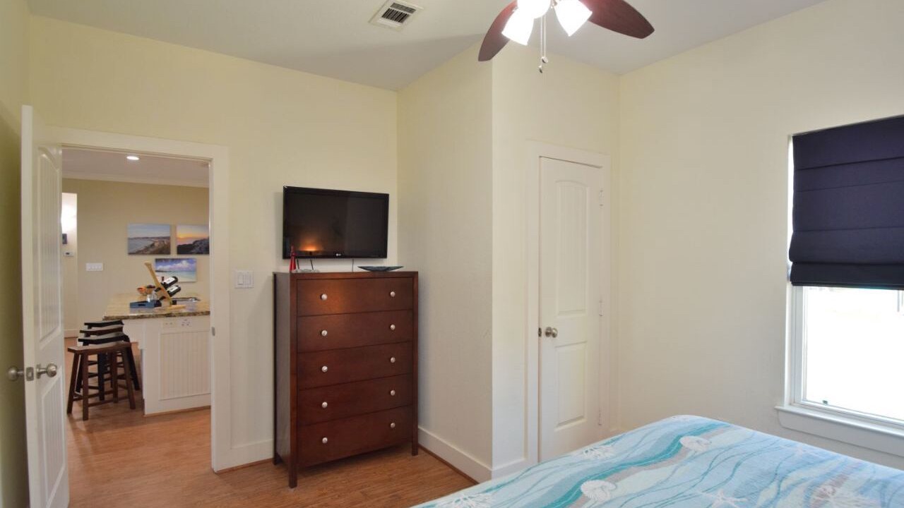 Photo of Bedroom in Crystal Beach
