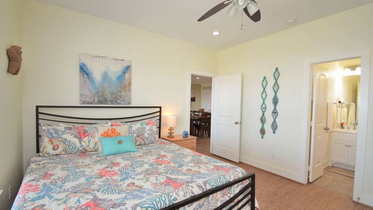 Photo of Bedroom in Crystal Beach