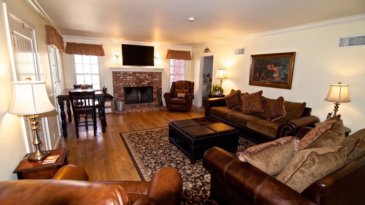 Photo of Livingroom in Fox Farm