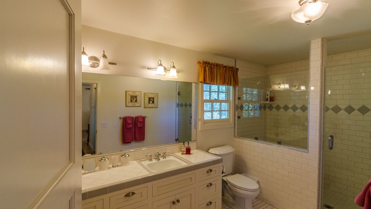 Photo of Bathroom in Fox Farm