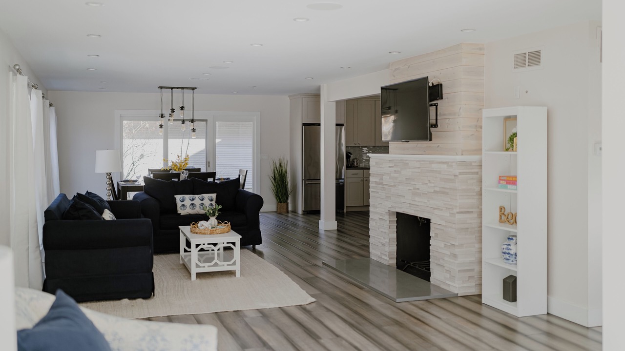 Photo of Livingroom in Grand Beach