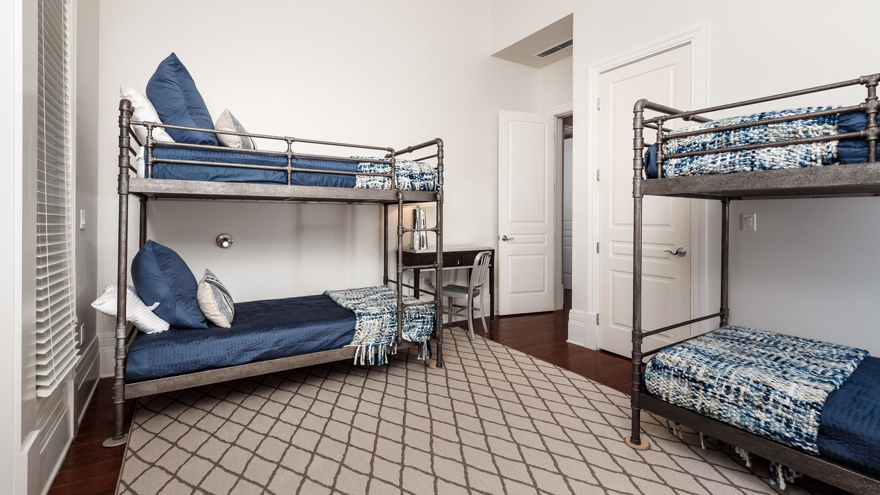 Photo of Bedroom in Miramar Beach