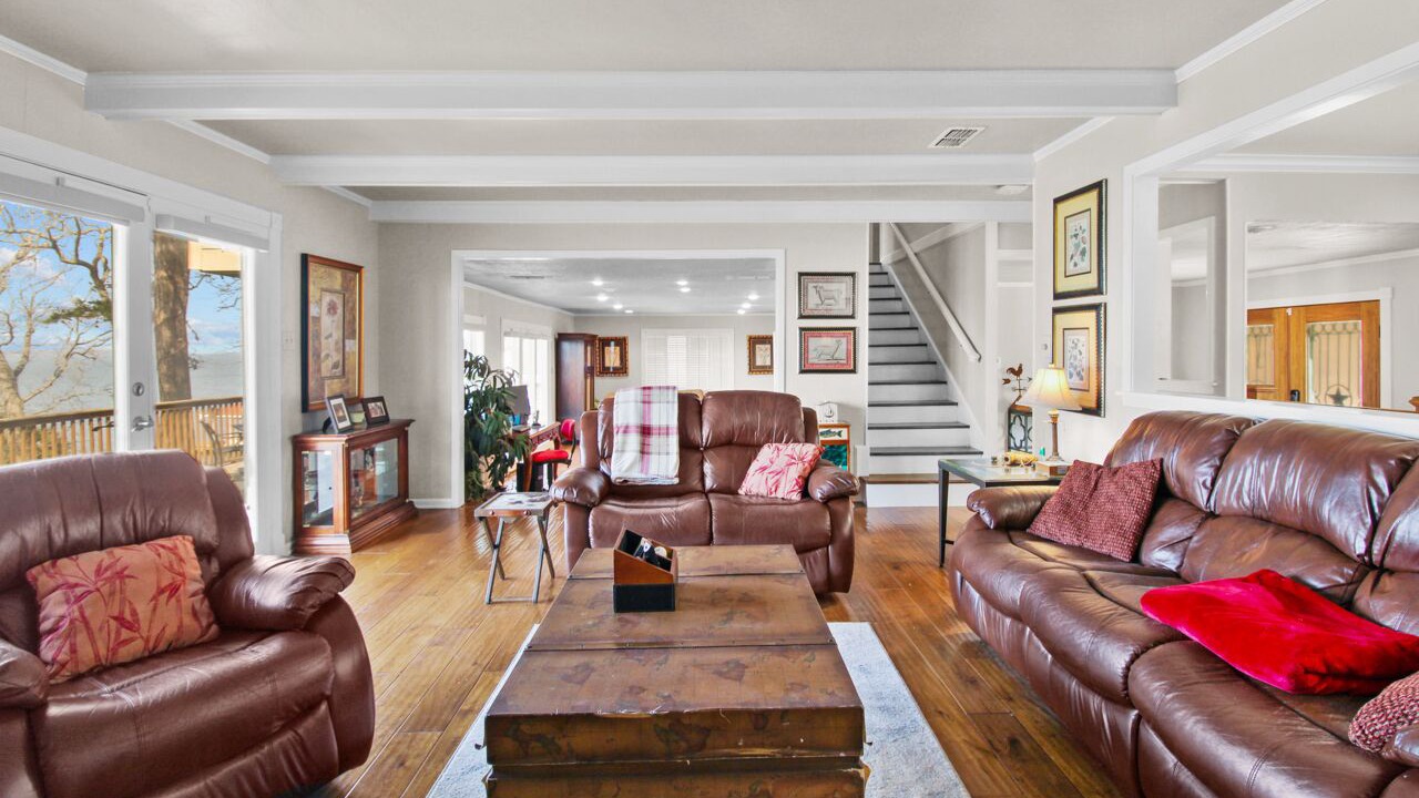 Photo of Livingroom in Flint