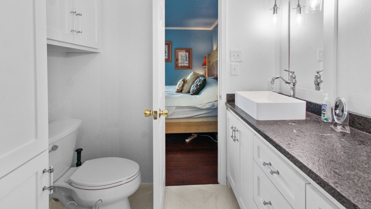 Photo of Bathroom in Flint