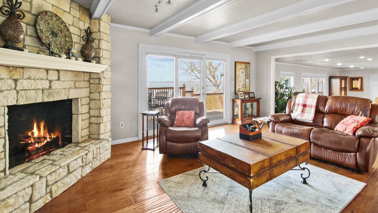 Photo of Livingroom in Flint