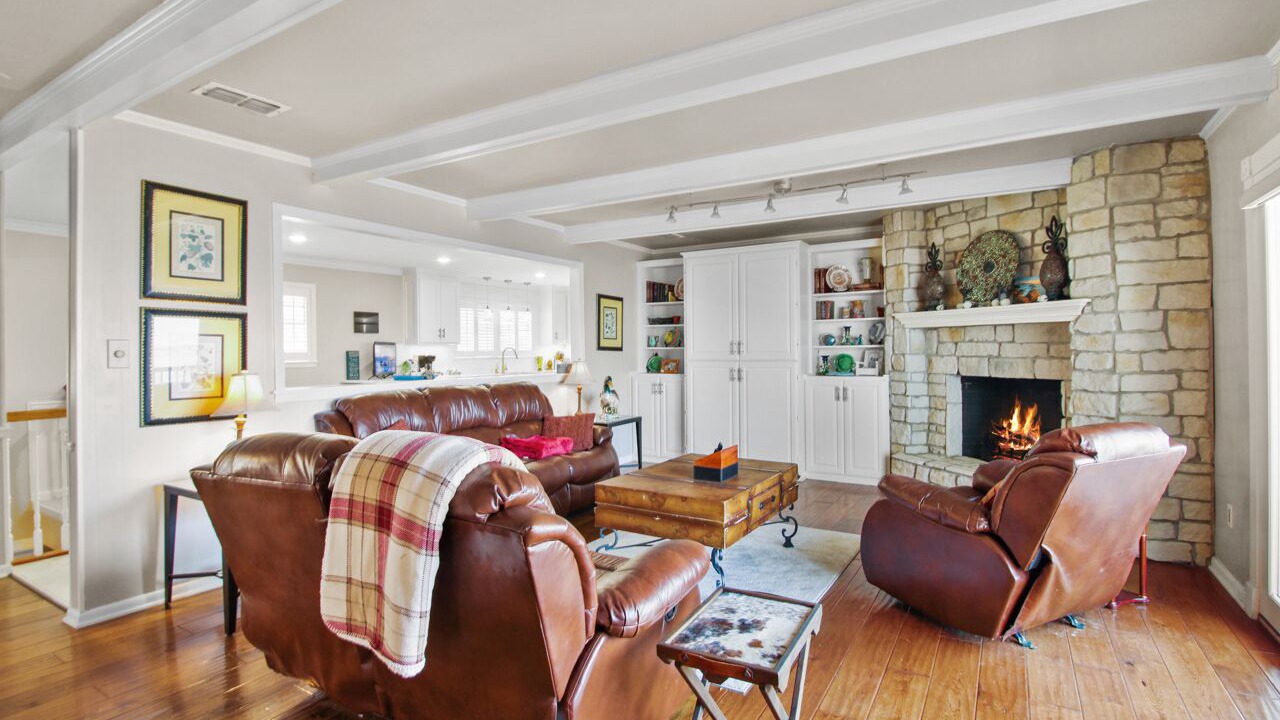 Photo of Livingroom in Flint