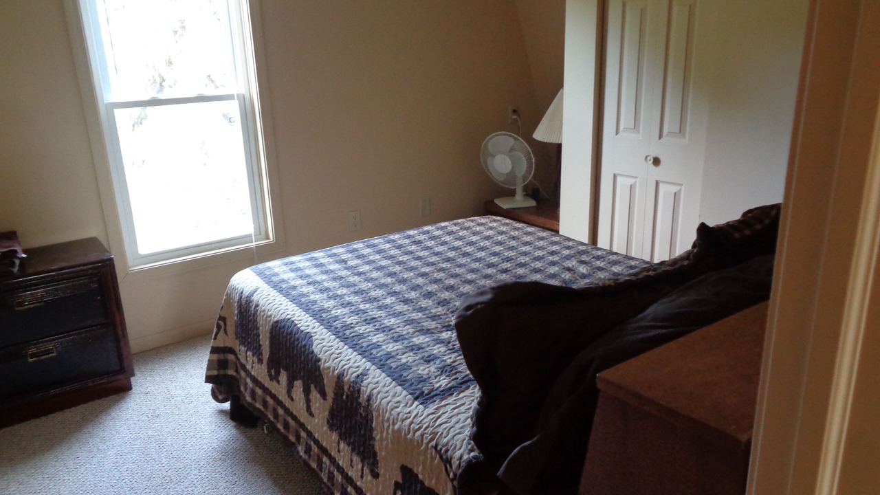 Photo of Bedroom in Livonia Center